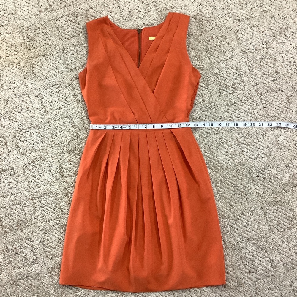 GIANNI BINI Pleated Lace-Back V-Neck Dress 138 - Picture 9 of 9